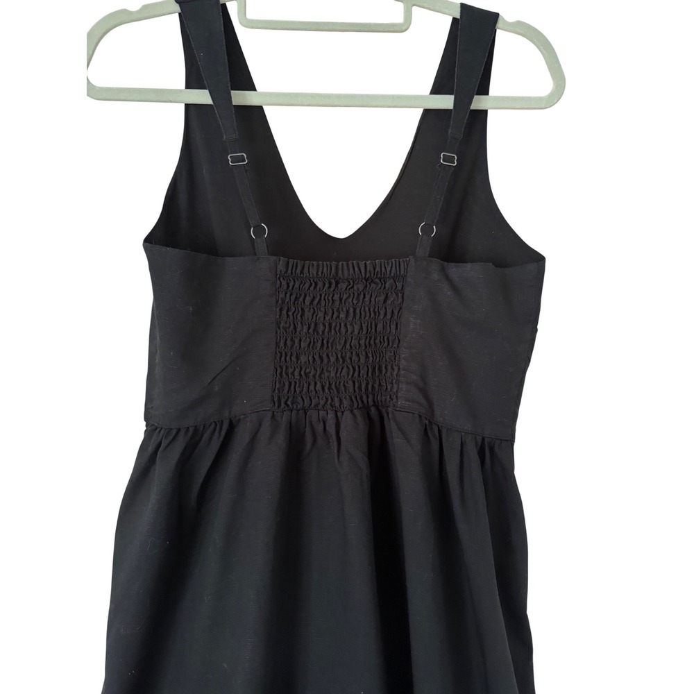 Black Sleeveless V-Neck Maxi Dress - Women - Picture 10 of 11